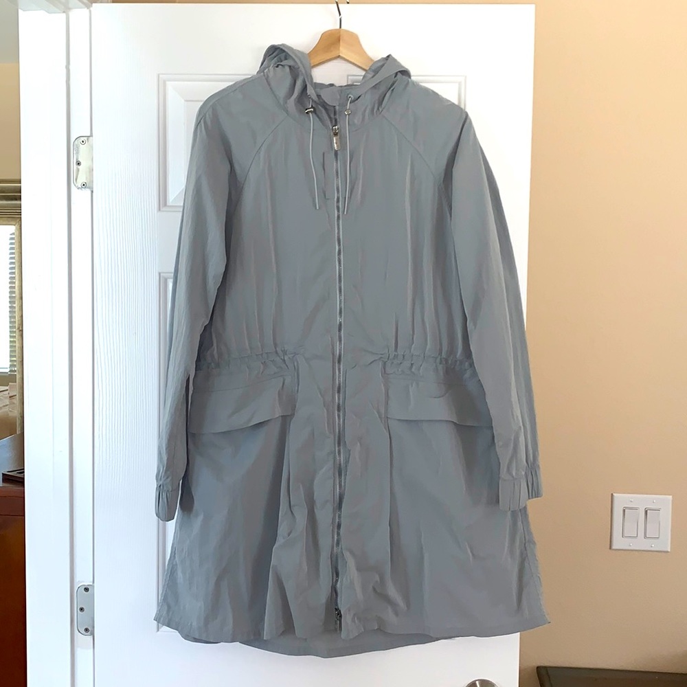 Lululemon windbreaker rain jacket